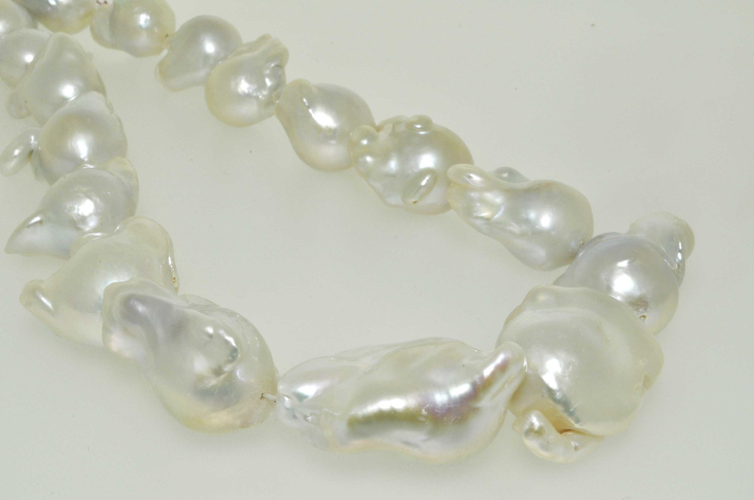 NUCLEATED FRESHWATER PEARLS