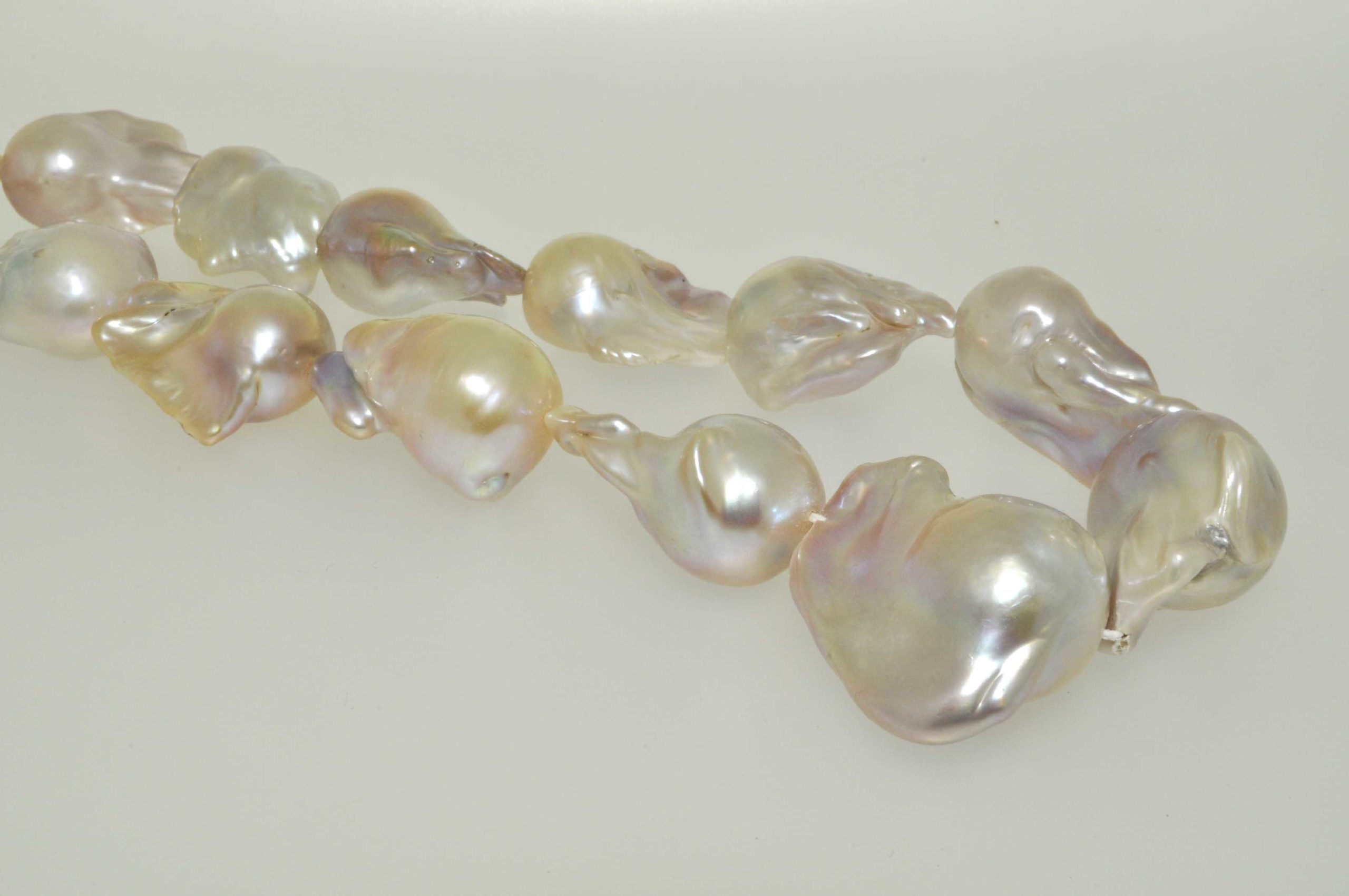 NUCLEATED FRESHWATER PEARLS