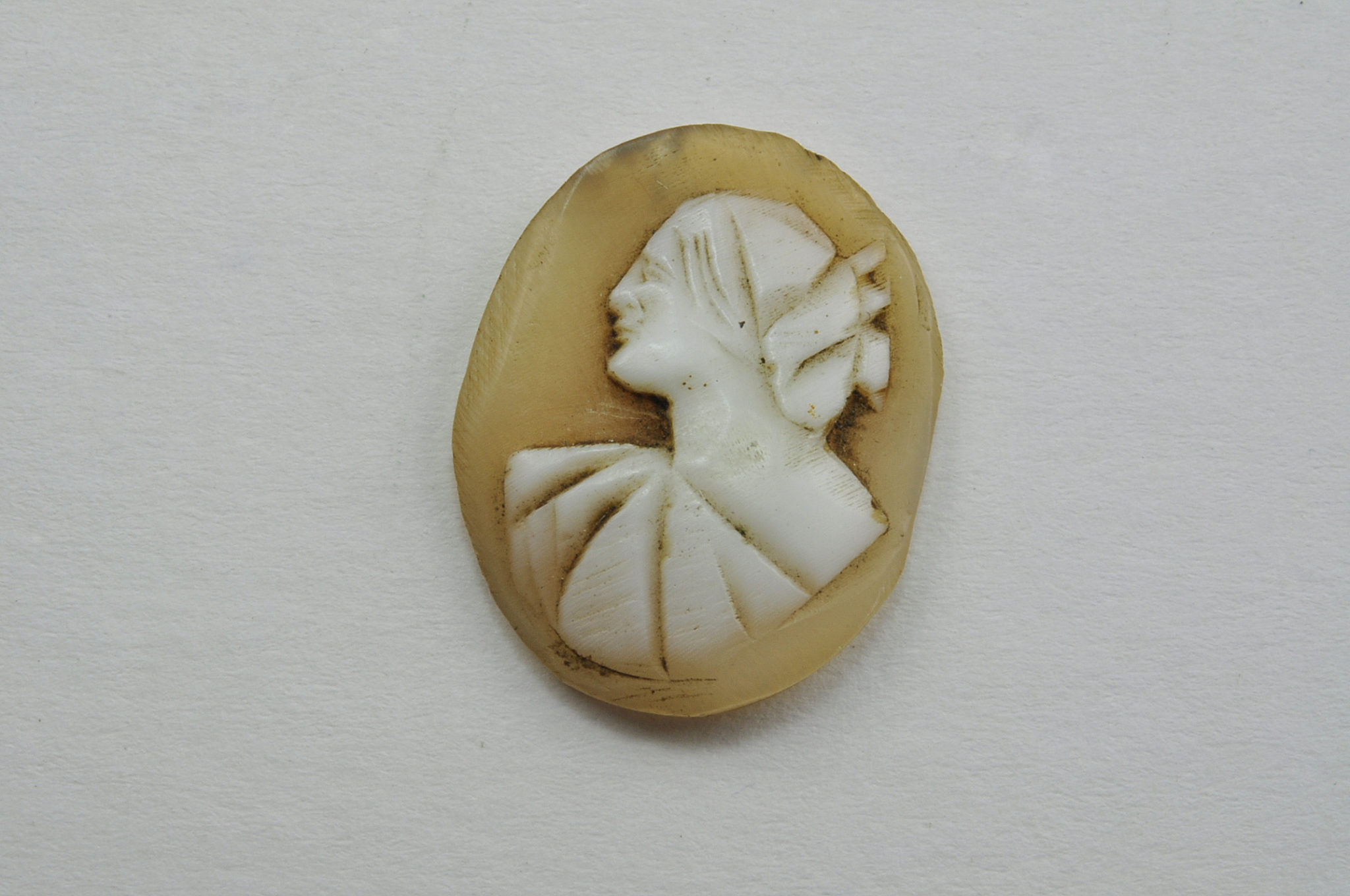 shell cameo oval