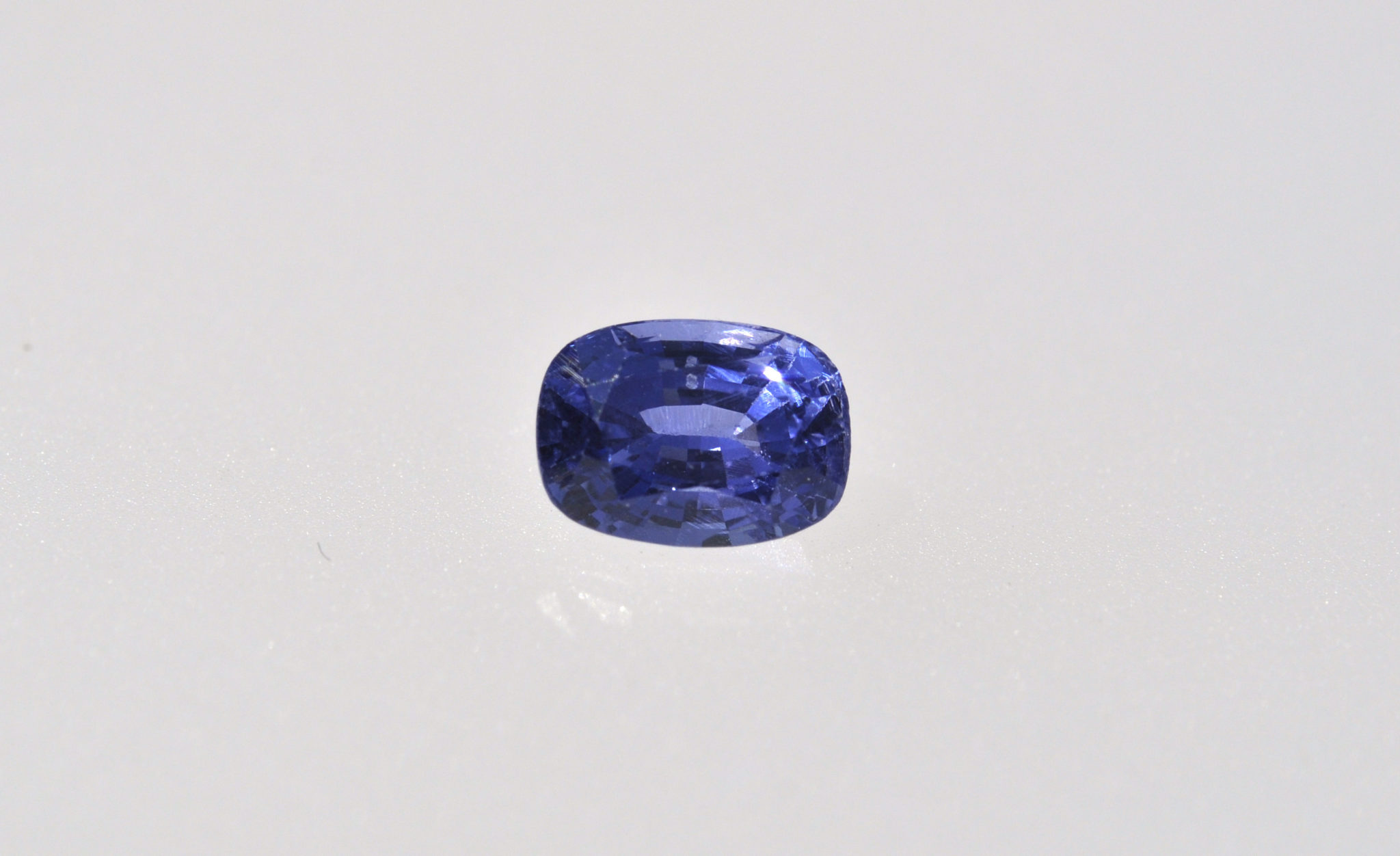 SAPPHIRE CUSHION NATURAL CERTIFICATED